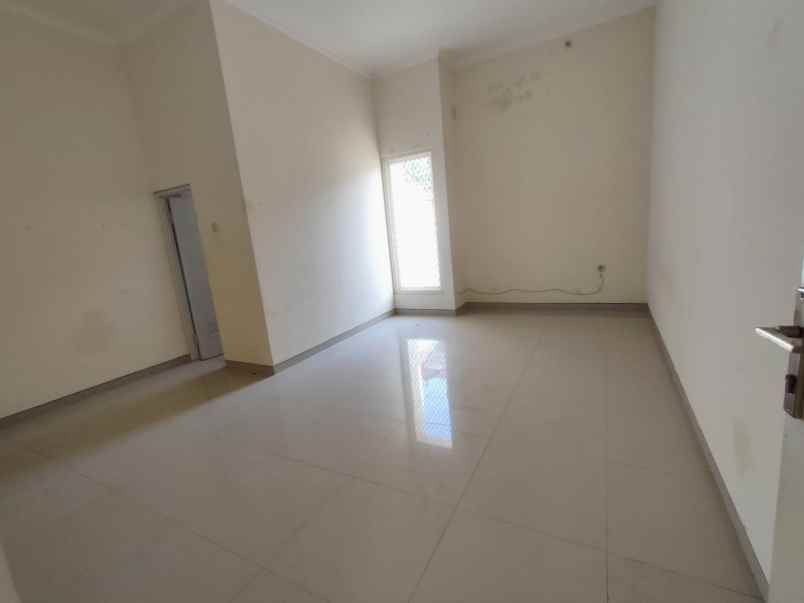 disewakan rumah manyar