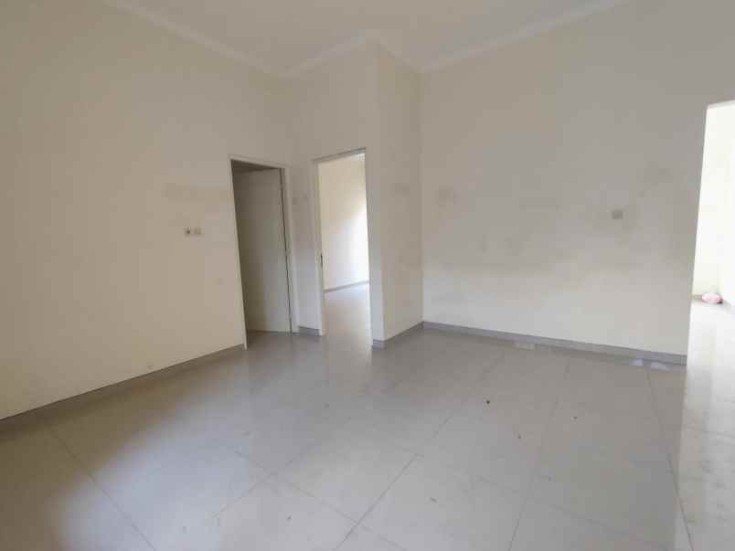 disewakan rumah manyar