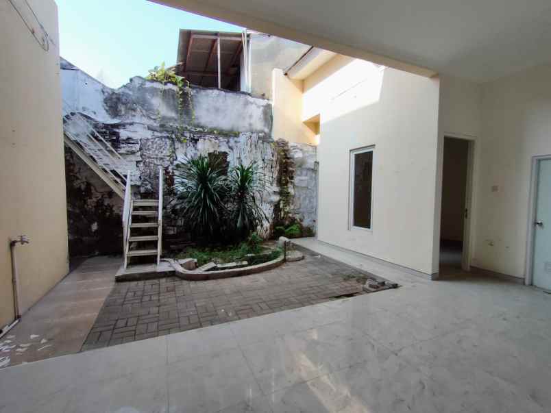 disewakan rumah manyar