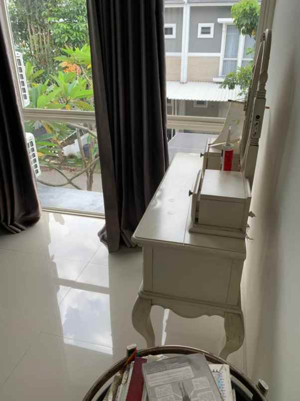 disewakan rumah modern minimalis di the greenlake