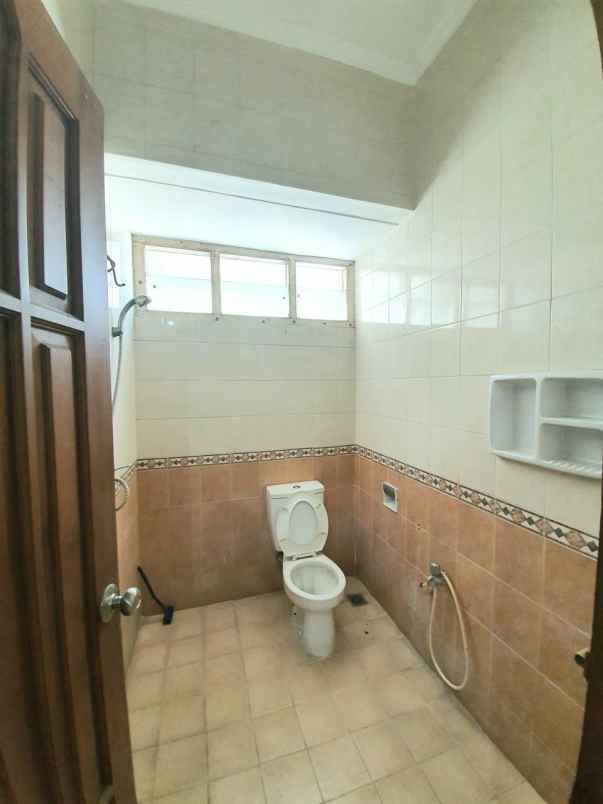 disewakan rumah ngagel