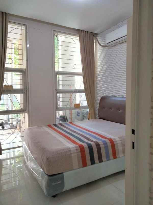 disewakan rumah pakuwon city