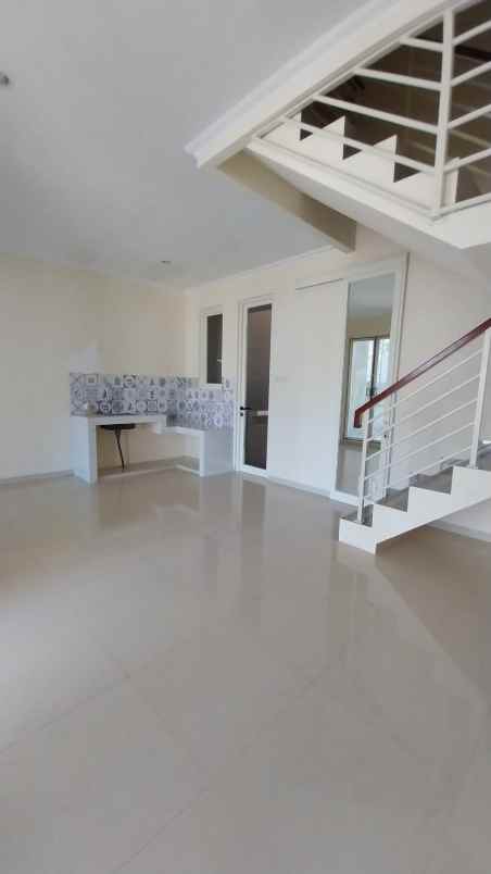 disewakan rumah pakuwon city grand island