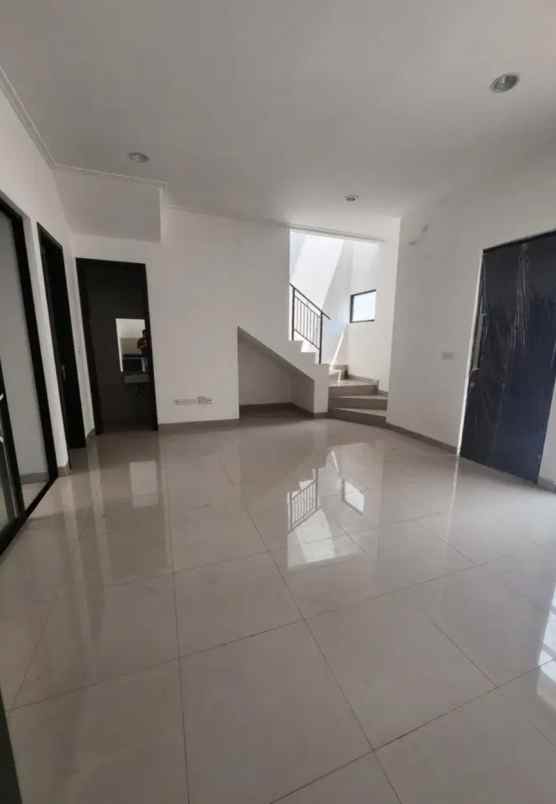 disewakan rumah pik2 cluster denver