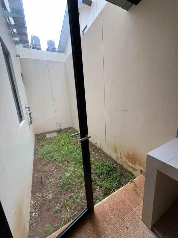 disewakan rumah suvarna sutera cluster