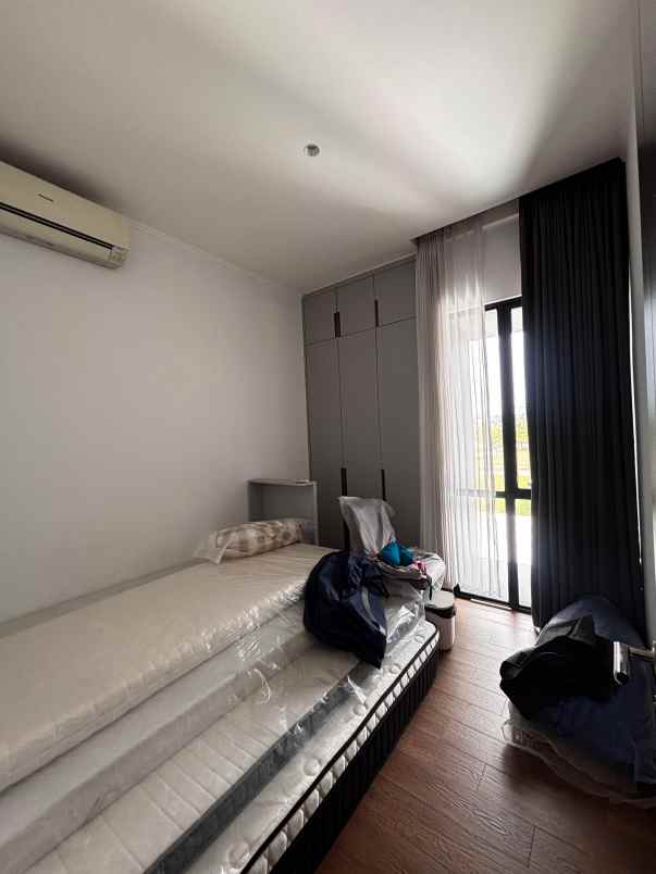 disewakan rumah suvarna sutera tangerang