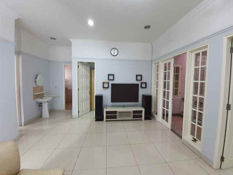 disewakan rumah the riviera garden