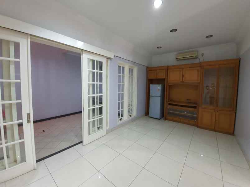 disewakan rumah the riviera garden