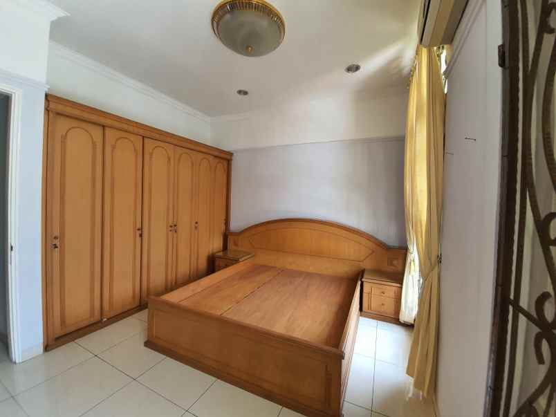 disewakan rumah the riviera garden