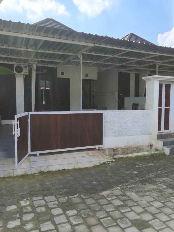 disewakan rumah the royal griya loka