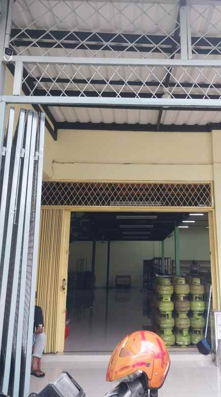 disewakan tempat usaha di pinggir jalan