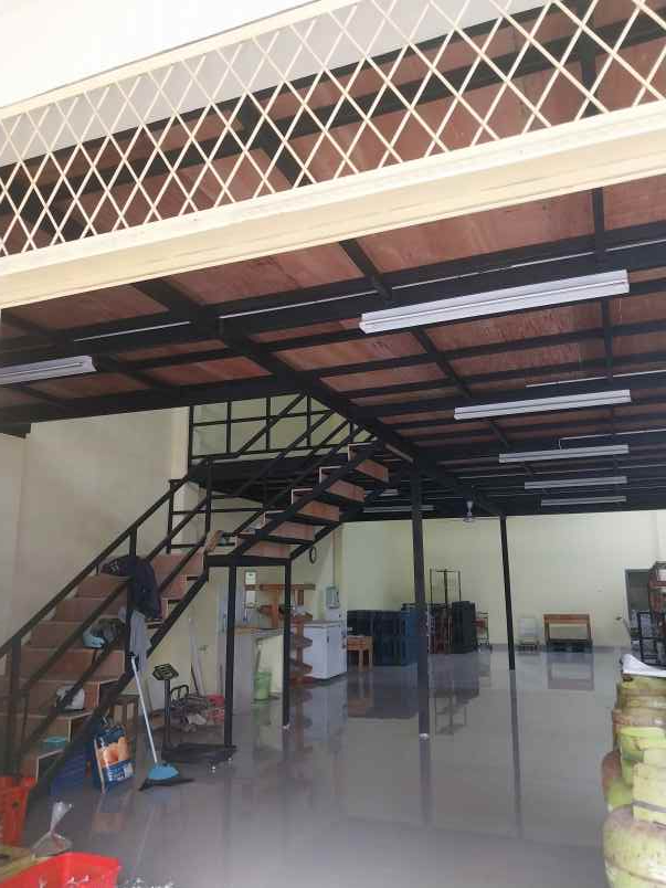 disewakan tempat usaha di pinggir jalan