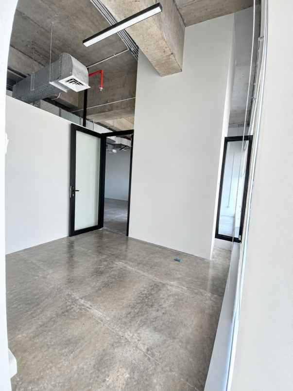 jual atau sewa ruang kantor di world capital tower
