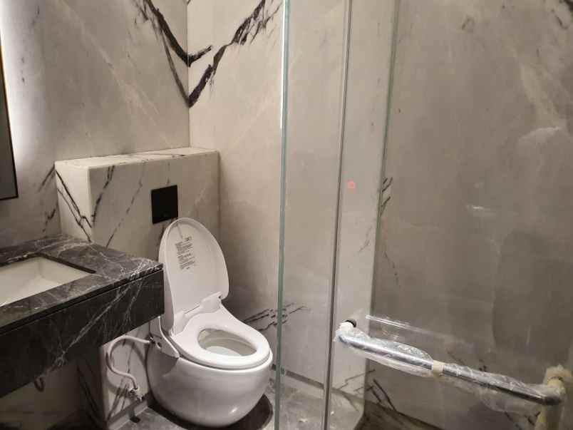 jual atau sewa ruang kantor di world capital tower