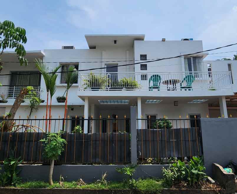 jual rumah cantik komplek buntu tenang di bintaro