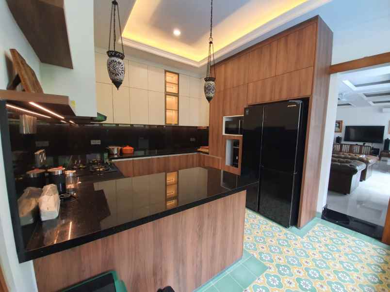 jual rumah mewah kolam renang kemang jakarta selatan