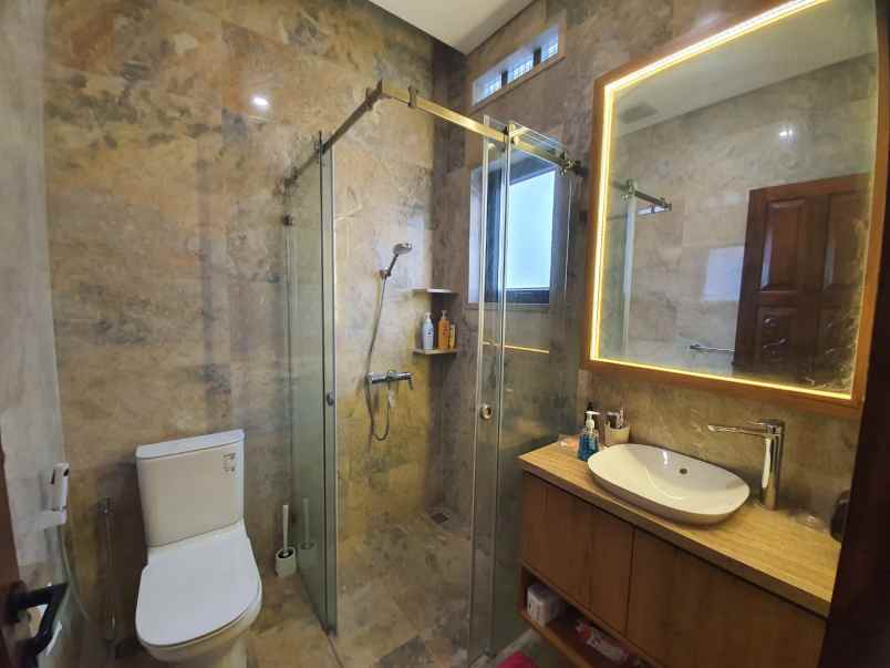 jual rumah mewah kolam renang kemang jakarta selatan