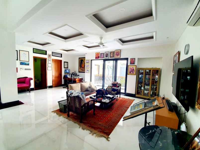 jual rumah mewah kolam renang kemang jakarta selatan