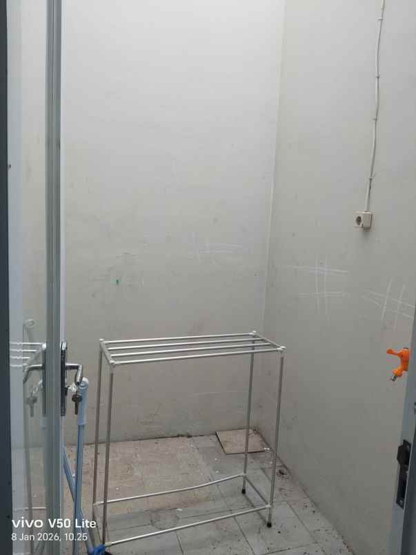 over kredit 65jt rumah dekat tol sawangan depok