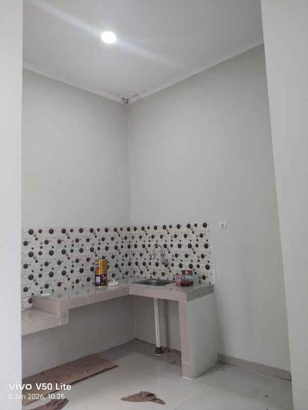 over kredit 65jt rumah dekat tol sawangan depok