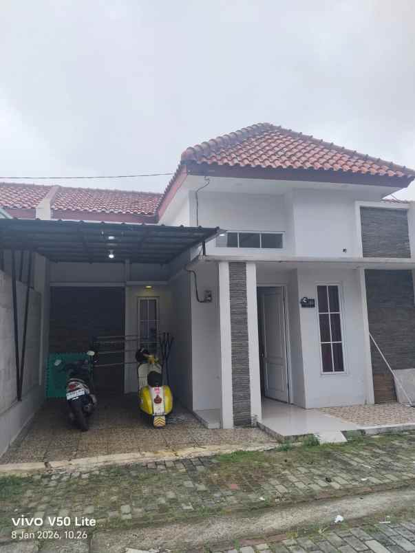 over kredit 65jt rumah dekat tol sawangan depok