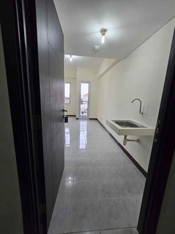 puri mas lantai 7 studio kosongan view city surabaya