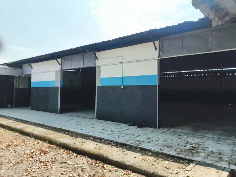 ruang usaha di raya kebonsari