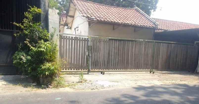 ruang usaha di raya kebonsari