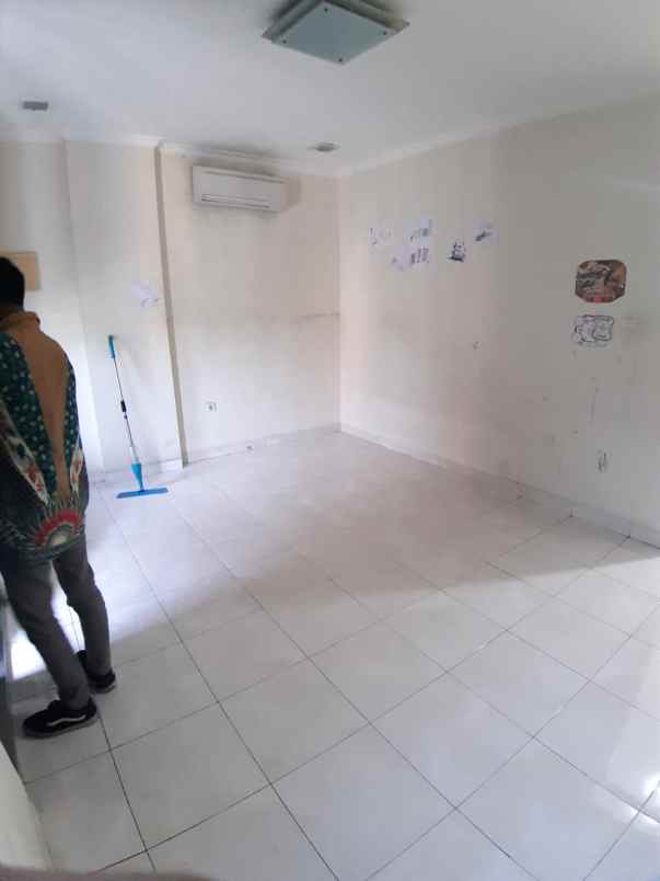 ruko gudang kantor boulevard raya