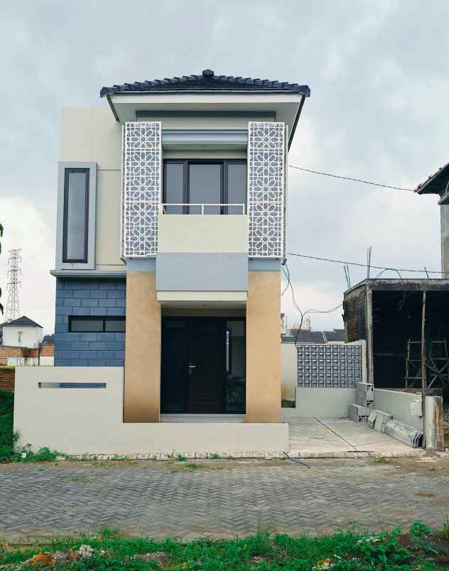 rumah 2 lantai 500 jutaan di sukun malang