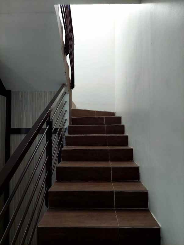 rumah 2 lantai cluster di jalan hangtuah pekanbaru