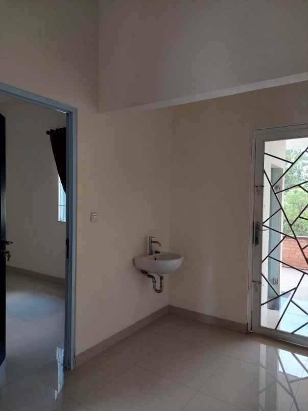 rumah 2 lantai cluster di jalan hangtuah pekanbaru