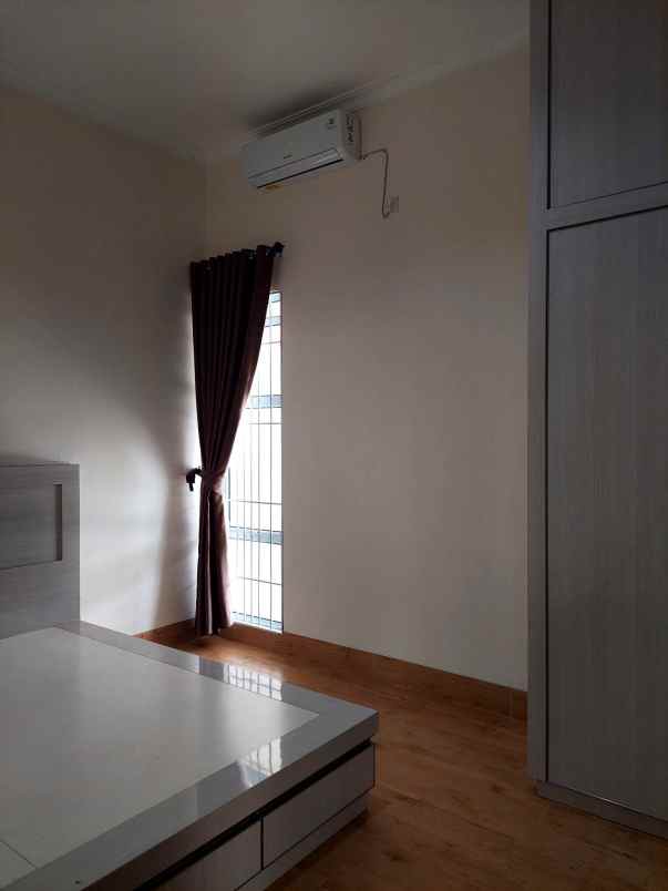 rumah 2 lantai cluster di jalan hangtuah pekanbaru