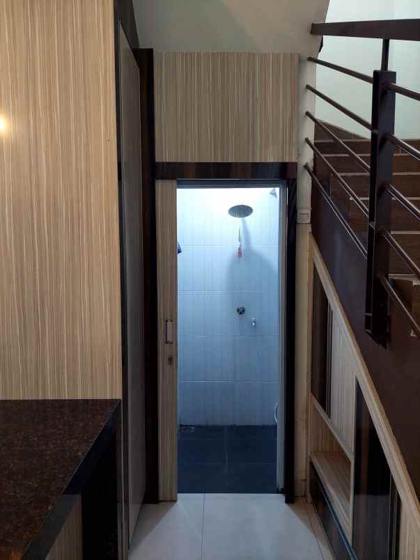 rumah 2 lantai cluster di jalan hangtuah pekanbaru