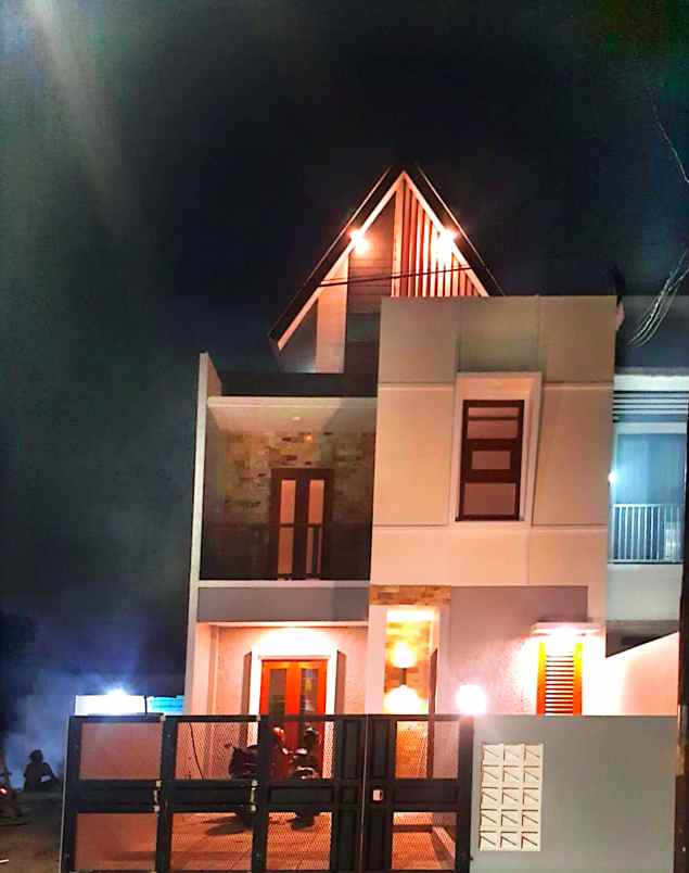 rumah 2 lantai dalam komplek arco bebas banjir