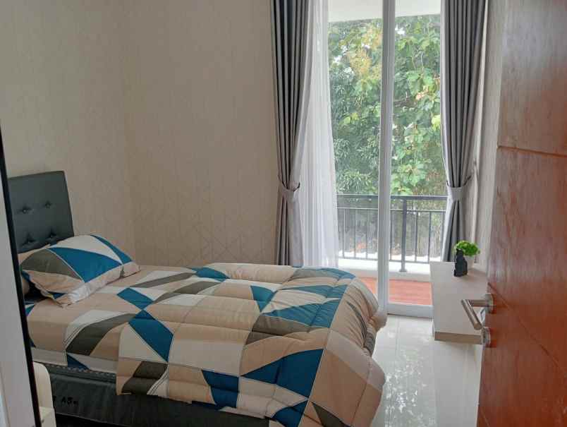 rumah 2 lantai di selatan jakarta hanya 5 juta all in