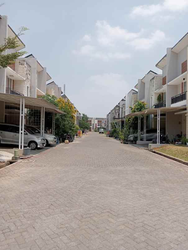 rumah 2 lantai di selatan jakarta hanya 5 juta all in