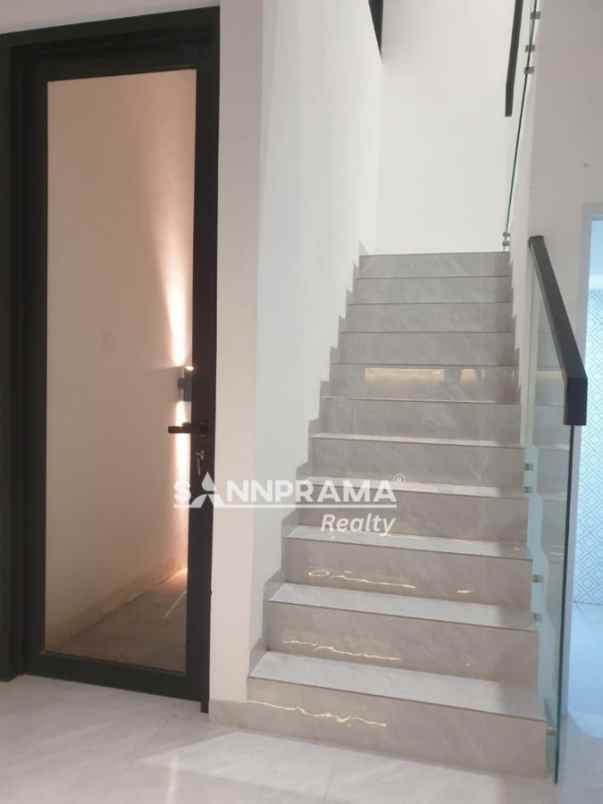 rumah 2 lantai permata pamulang 800 jutaan rn