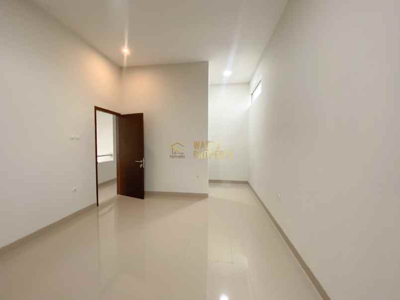 rumah 2 lantai siap huni dekat ke kampus ugm jogja