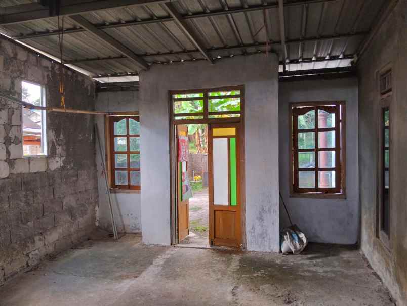 rumah 200 juta barat pasar karangpandan