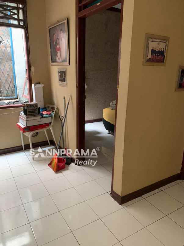 rumah 2nd mekarjaya depok 2 tengah tara