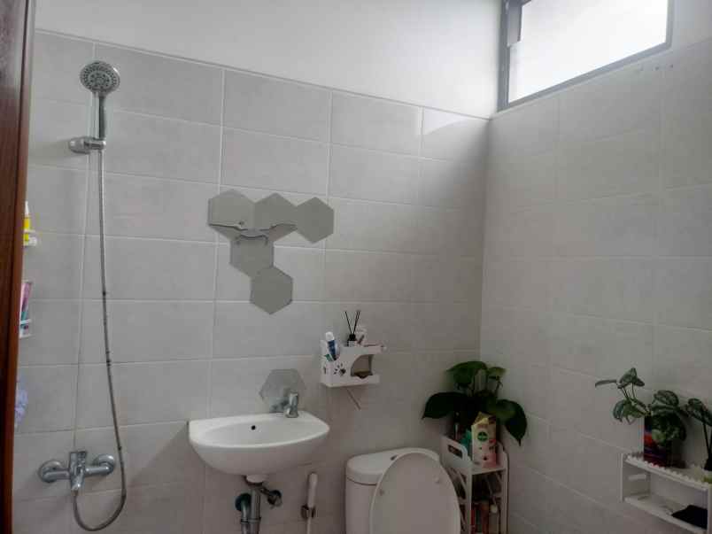 rumah bagus siap huni shm ready tengah kota semarang