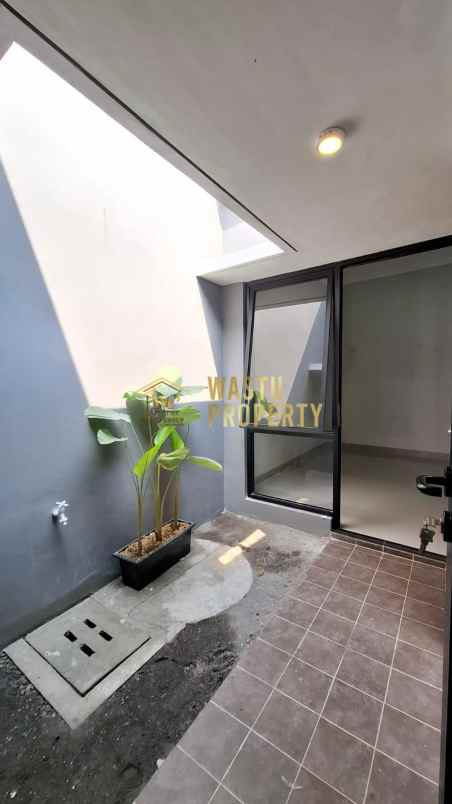 rumah baru 2 lantai dalam cluster dekat ke kampus upn