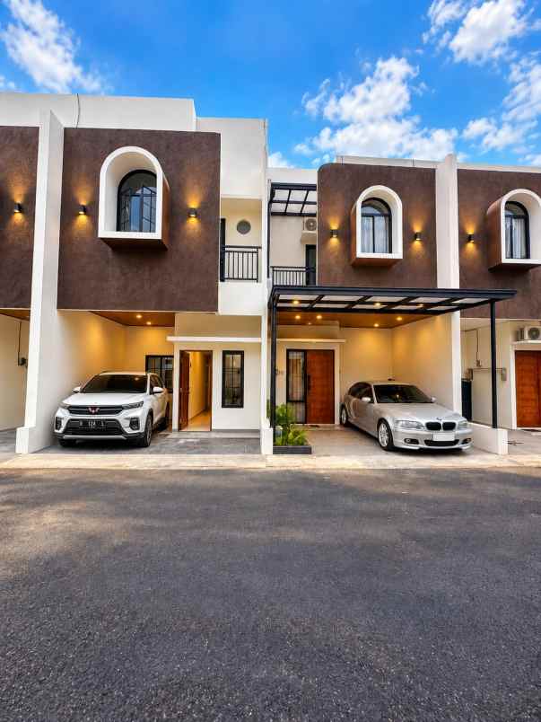 rumah baru 2 lt di lubang buaya cipayung jakarta timur