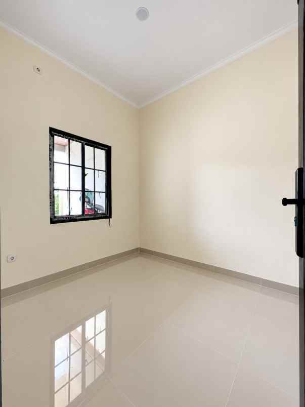 rumah baru 2 lt di lubang buaya cipayung jakarta timur