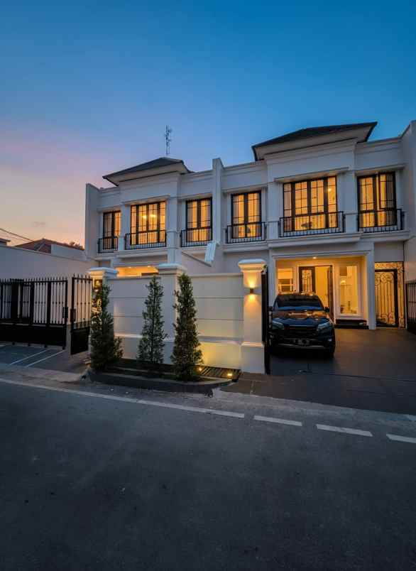 rumah baru american classic di cempaka putih jakpus