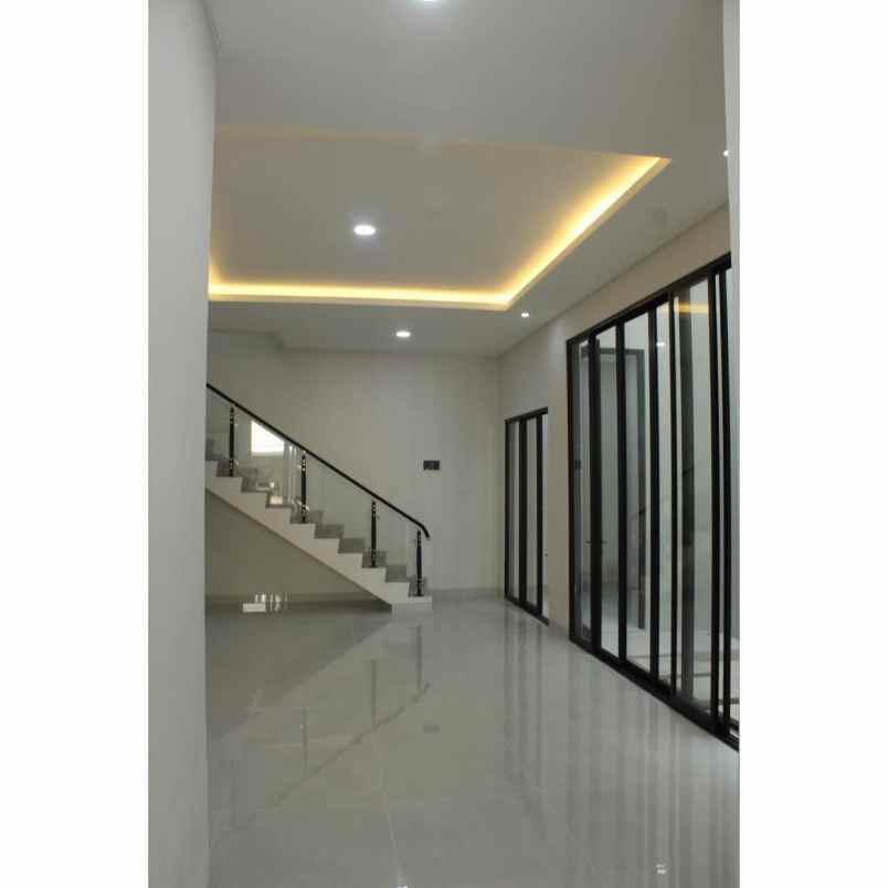 rumah baru minimalis dian istana mocca vrbana