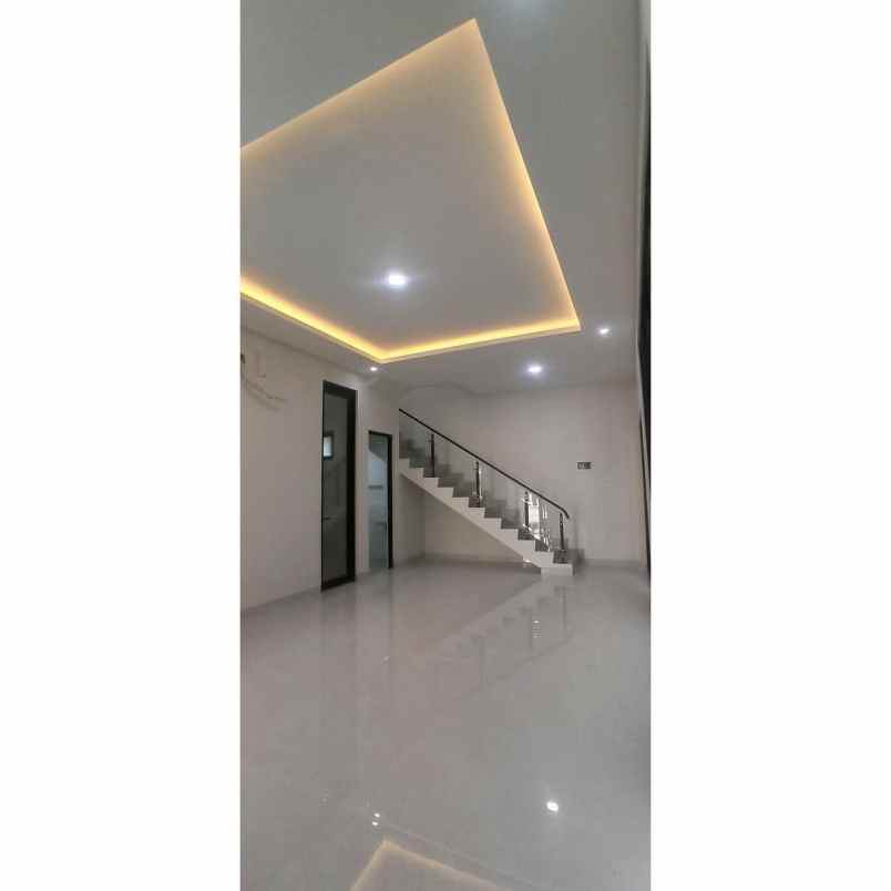 rumah baru minimalis dian istana mocca vrbana