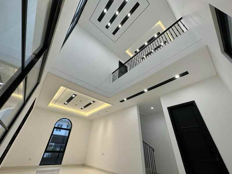 rumah baru purimas colonial modern dekat merr surabaya