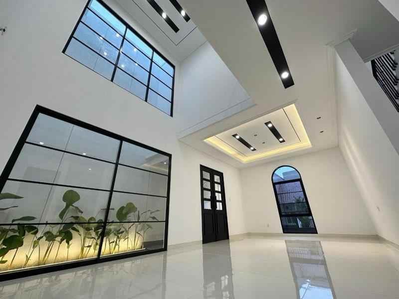rumah baru purimas colonial modern dekat merr surabaya